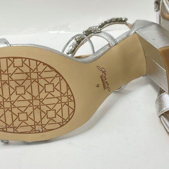 2 for $26 Jewel Badgley Mischka silver jeweled heels SZ 9 - Picture 10 of 13